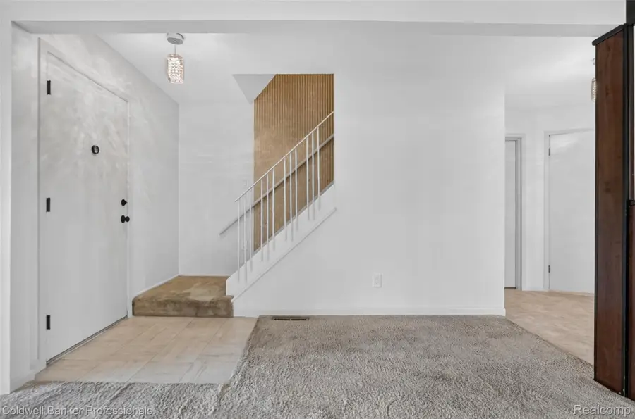 32754 Barclay Square #20, Warren, MI 48093 - #2