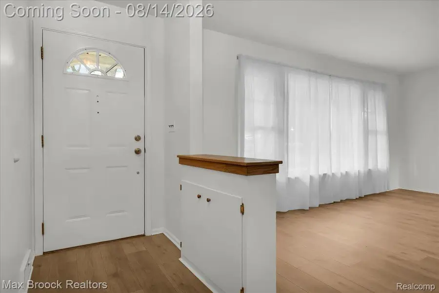 6695 W Dartmoor Road, West Bloomfield, MI 48322 - #3
