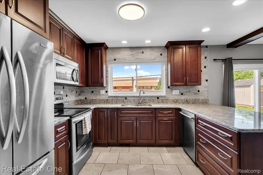 5063 Abington Drive, Troy, MI 48085 - #3