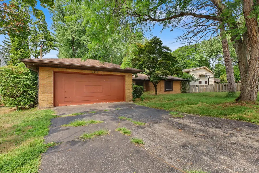 3216 Circle Drive, Flint, MI 48507 - #3