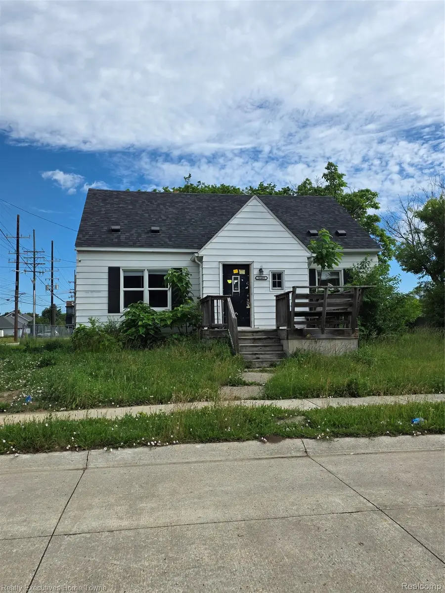 16409 Owen Avenue, Eastpointe, MI 48021 - #2