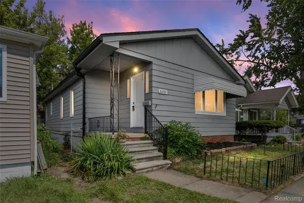 8287 Meadow Avenue, Warren, MI 48089