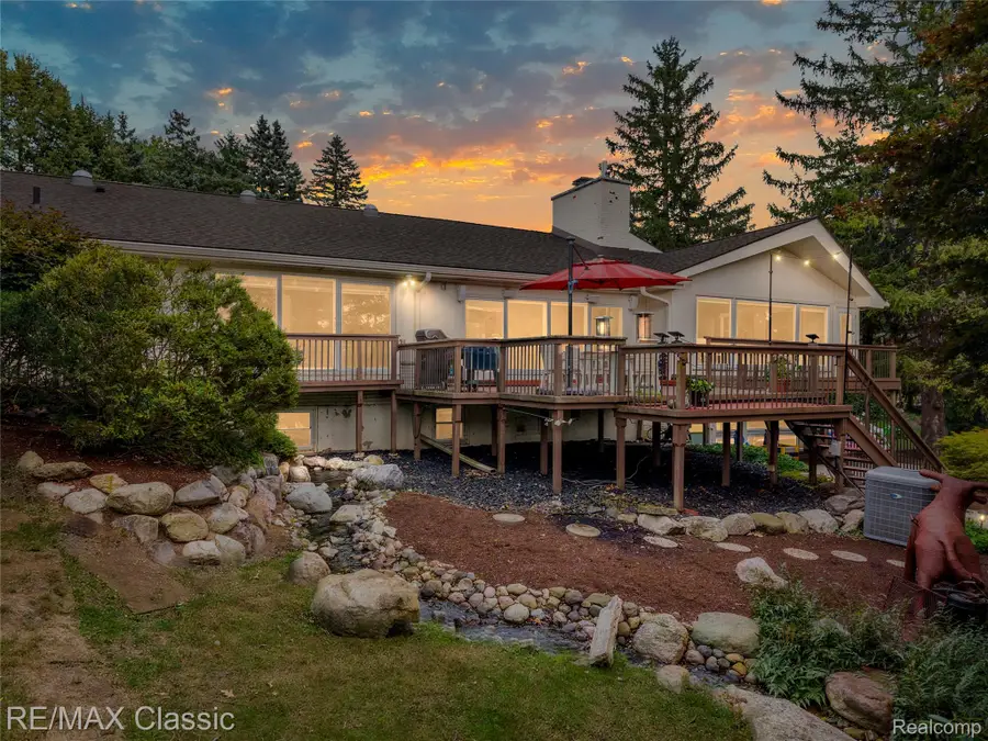 6600 Valley Spring Road, Bloomfield, MI 48301 - #2