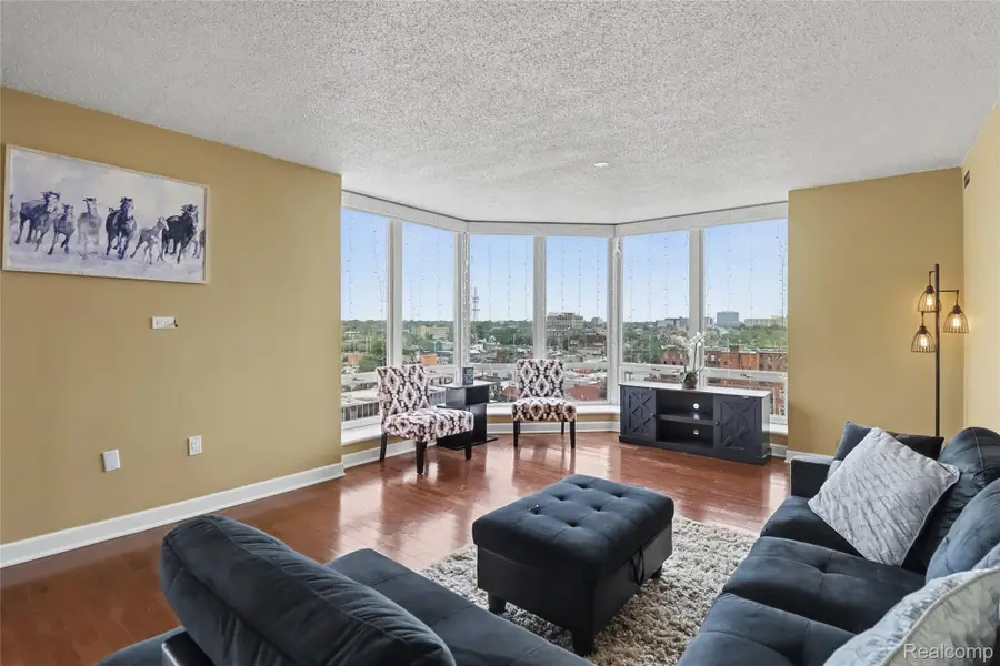250 E Harbortown Drive #1104, Detroit, MI 48207 - #2