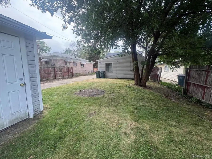 23122 Davey Avenue, Hazel Park, MI 48030 - #3