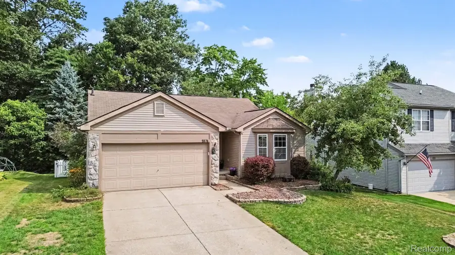 5576 Juneberry Court, Waterford, MI 48329 - #2