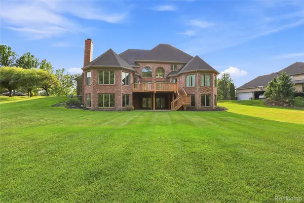 8263 Pine Hollow Trail, GrandBlanc, MI 48439
