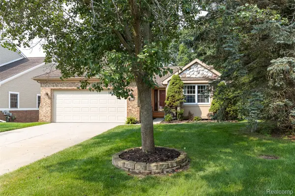 41654 Kenilworth Lane, Novi, MI 48377
