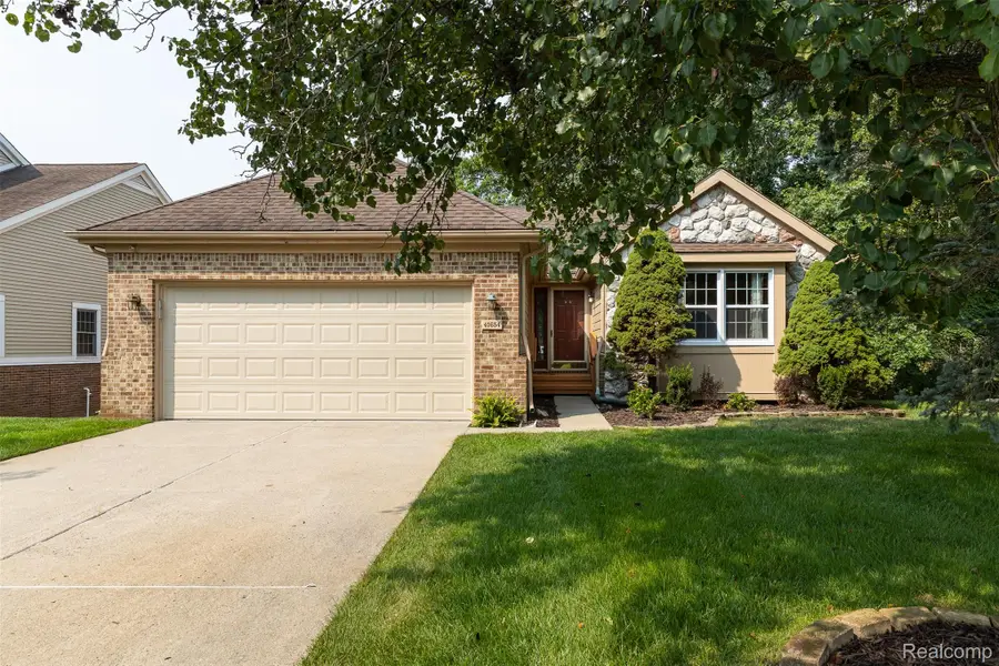 41654 Kenilworth Lane, Novi, MI 48377 - #2