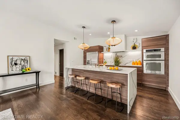 42160 Woodward Avenue #39, BloomfieldHills, MI 48304