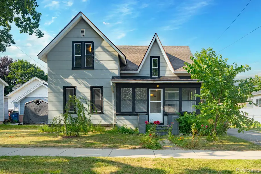 204 Oakland Street, Holly, MI 48442 - #3