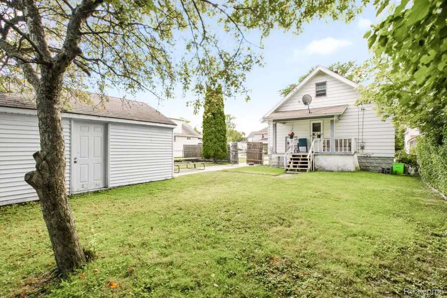 1218 12th Street, Port Huron, MI 48060 - #2