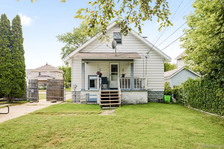 1218 12th Street, Port Huron, MI 48060 - #3