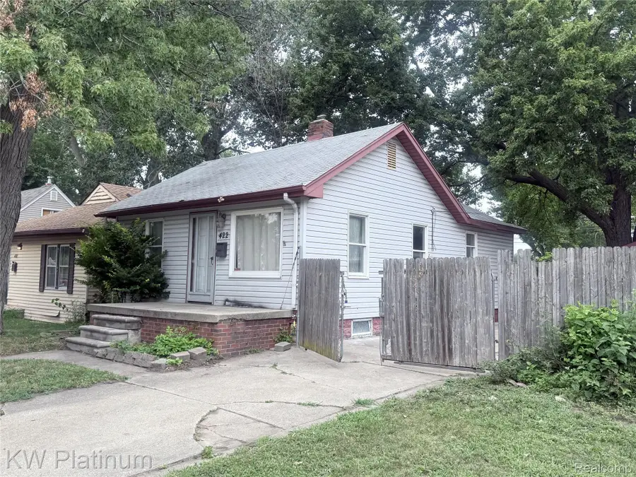 422 W Goulson Avenue, Hazel Park, MI 48030 - #2