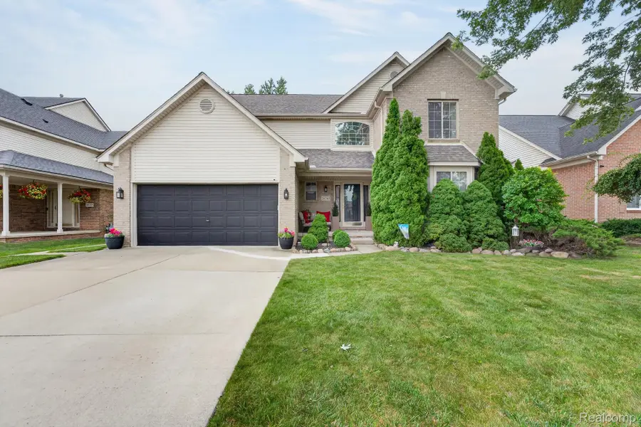 24245 Helene Drive, Brownstown, MI 48183 - #2