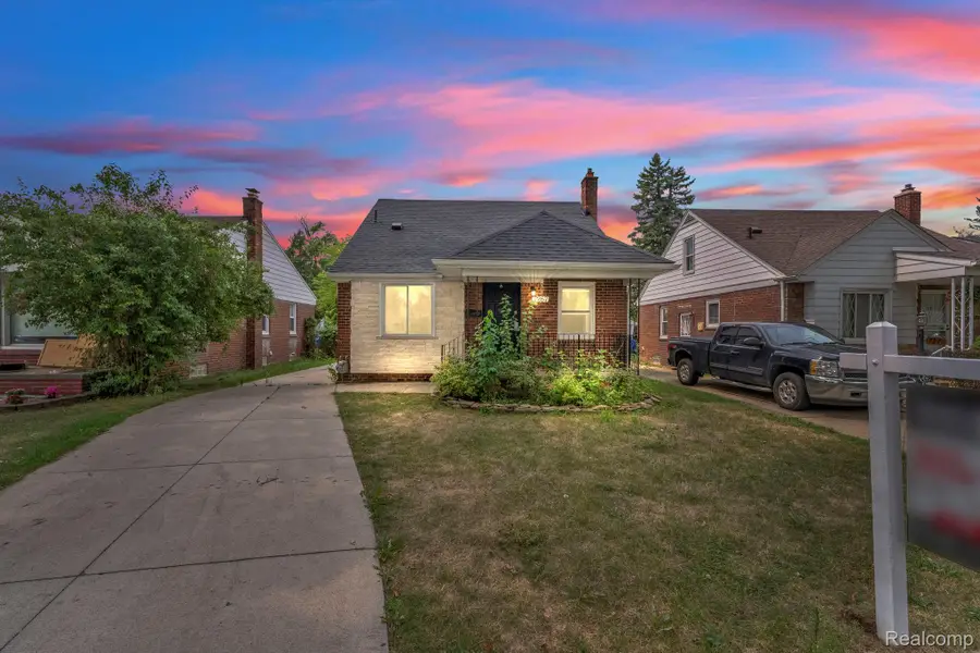 7267 Fenton Street, Dearborn Heights, MI 48127 - #2