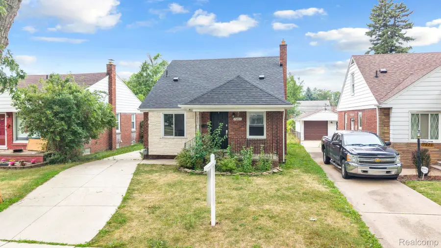 7267 Fenton Street, Dearborn Heights, MI 48127 - #3