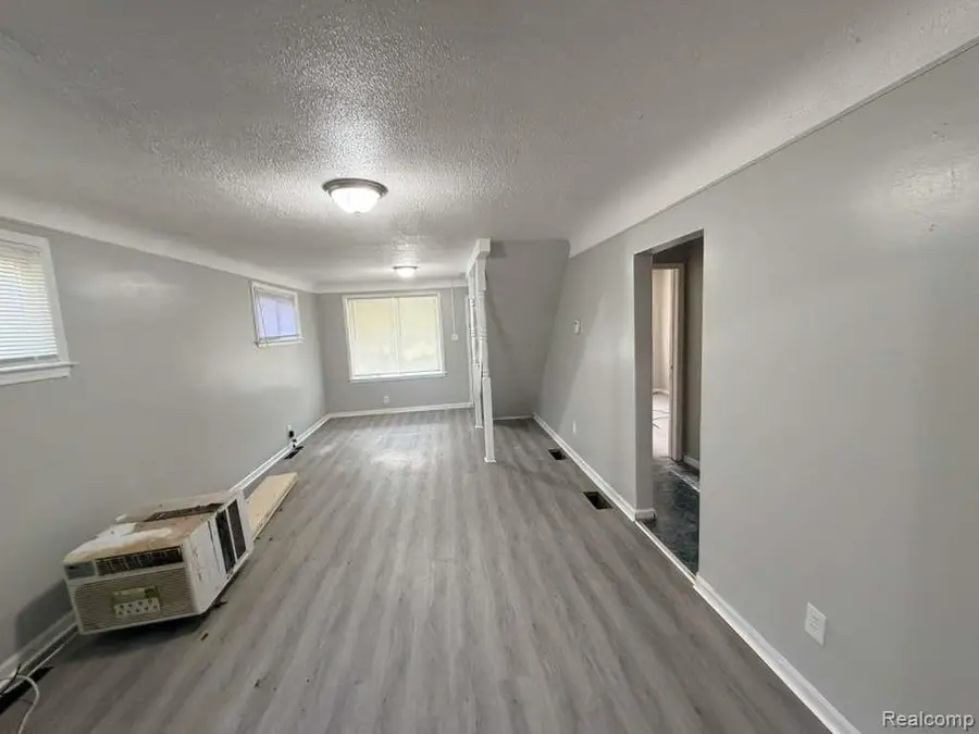 6390 Vaughan Street, Detroit, MI 48228 - #2