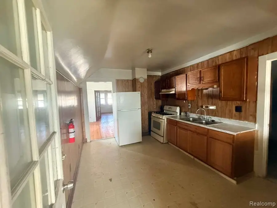 1957 Yemans Street, Hamtramck, MI 48212 - #3