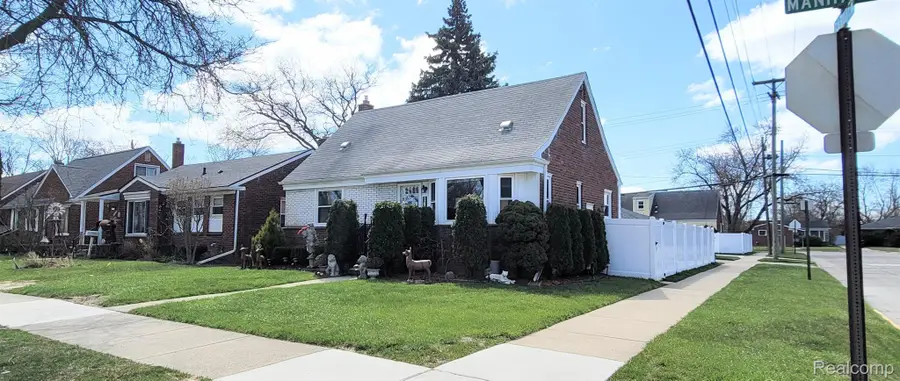 14301 Manhattan Street, Oak Park, MI 48237 - #2