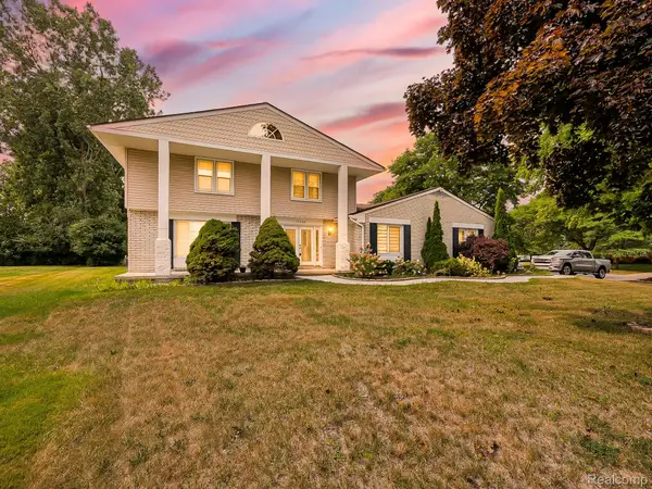 6240 Wynford Drive, WestBloomfield, MI 48322