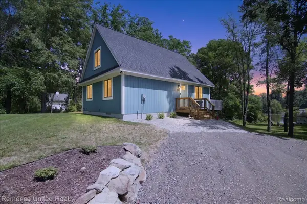 11521 Westshore Drive, Pinckney, MI 48169