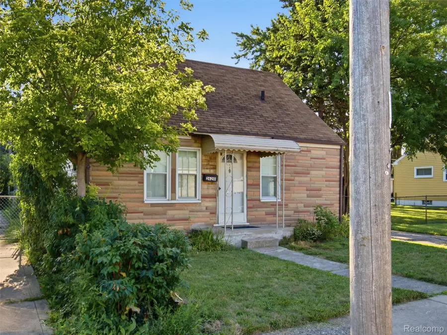 26210 Clancy Street, Roseville, MI 48066 - #2