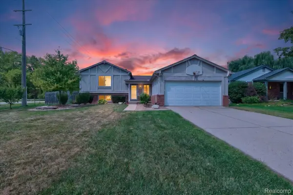 1686 Heritage Drive, Canton, MI 48188