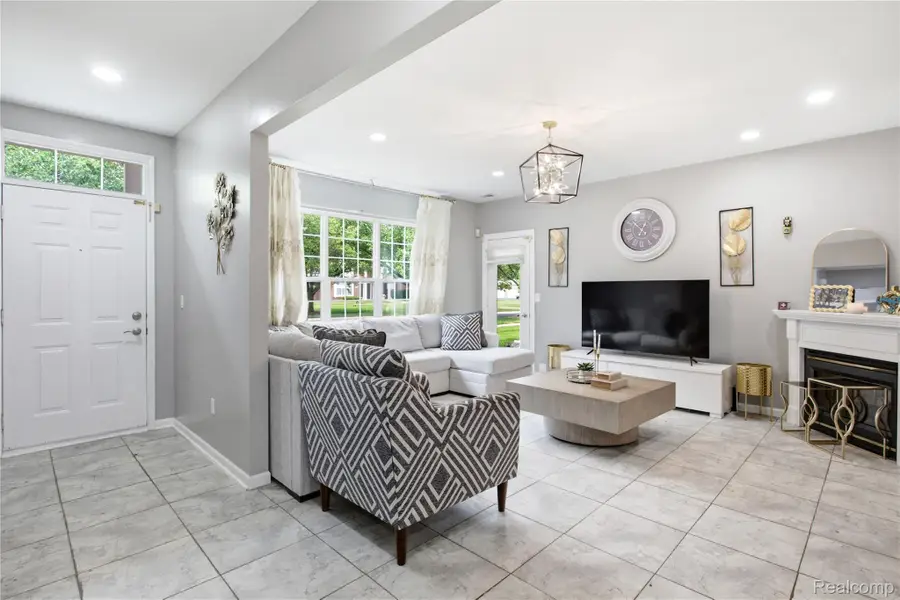13169 Canopy Drive, Sterling Heights, MI 48313 - #2