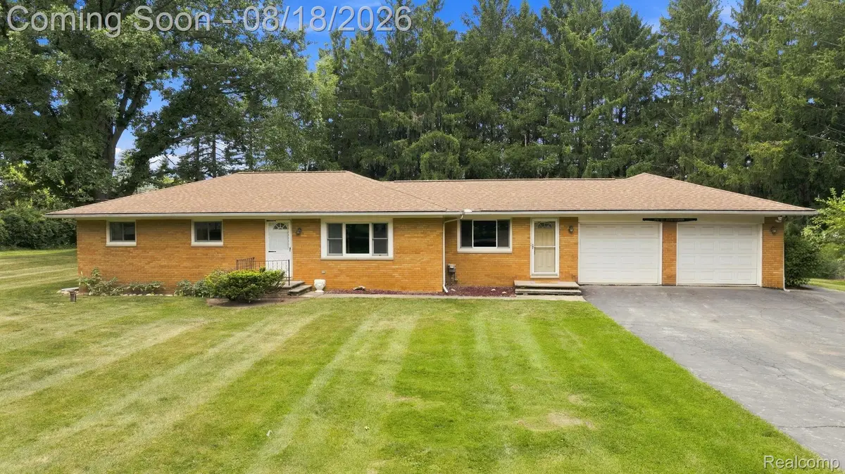 25 E Oakwood Road, Oxford, MI 48371 - #1
