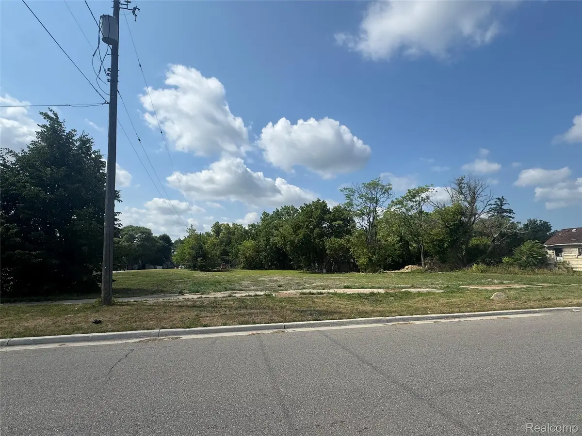 3037 Flushing Road, Flint, MI 48504 - #1
