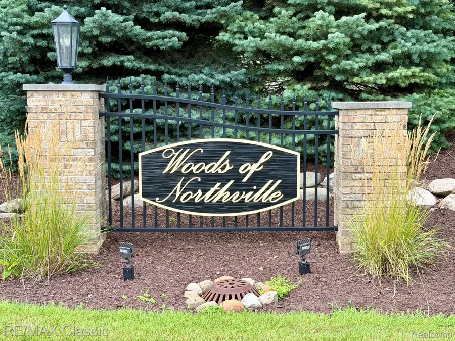 41638 Hidden Oaks Court #30, Plymouth, MI 48170 - #2
