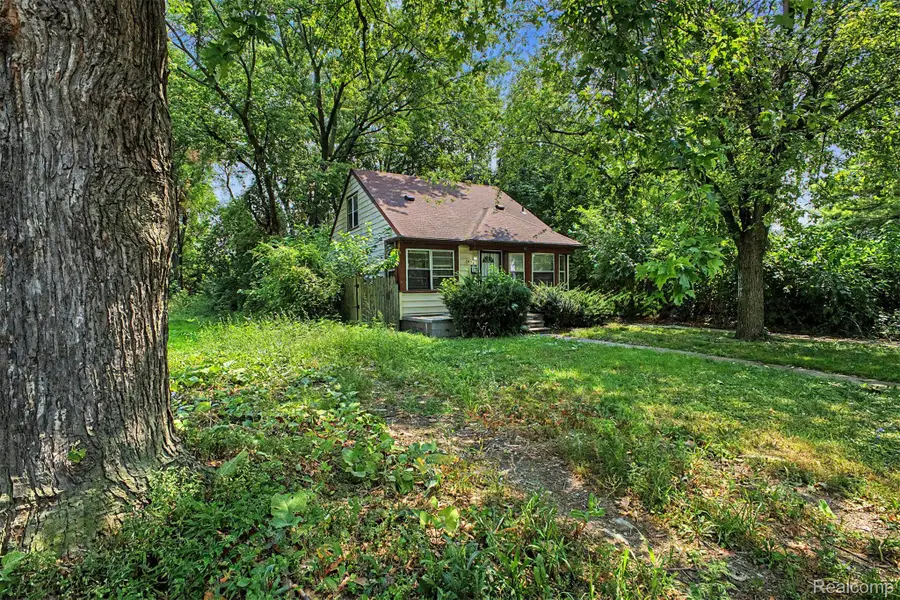 7434 Clayburn Street, Detroit, MI 48228 - #2