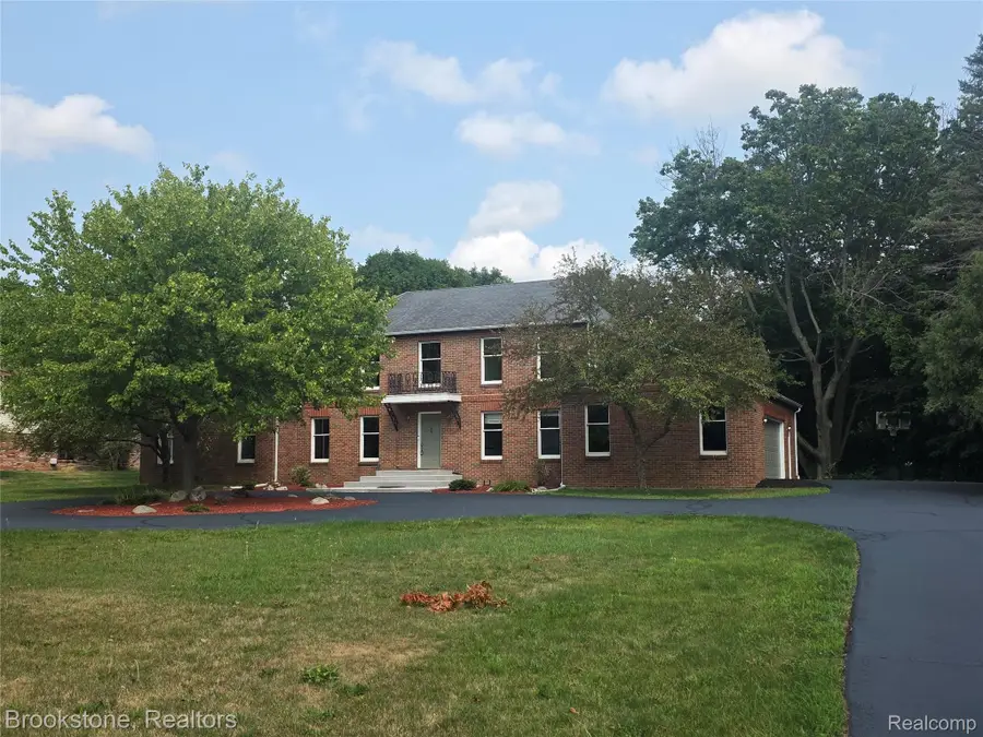 1210 Springborrow Drive, Flint, MI 48532 - #2