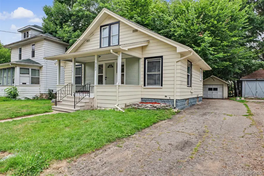 2102 Forest Avenue, Lansing, MI 48910 - #3