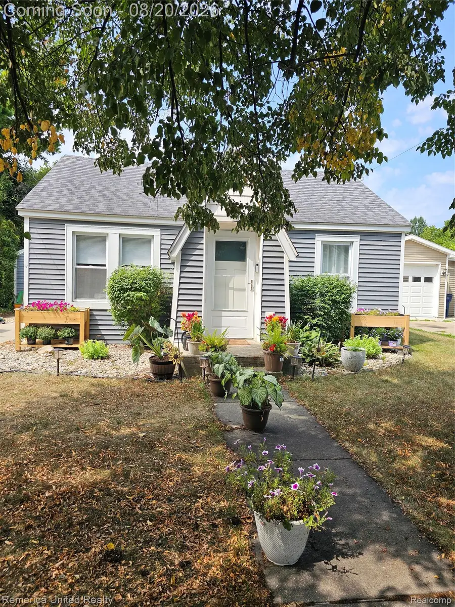 1608 S Lincoln Street, Bay City, MI 48708 - #3