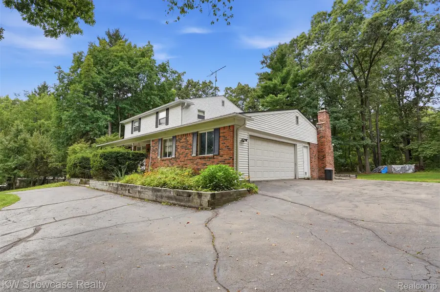 7125 Ridgewood Road, Clarkston, MI 48346 - #2