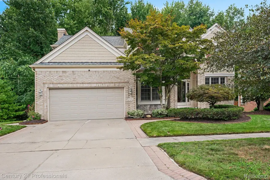 25726 Groveland, Novi, MI 48374 - #2