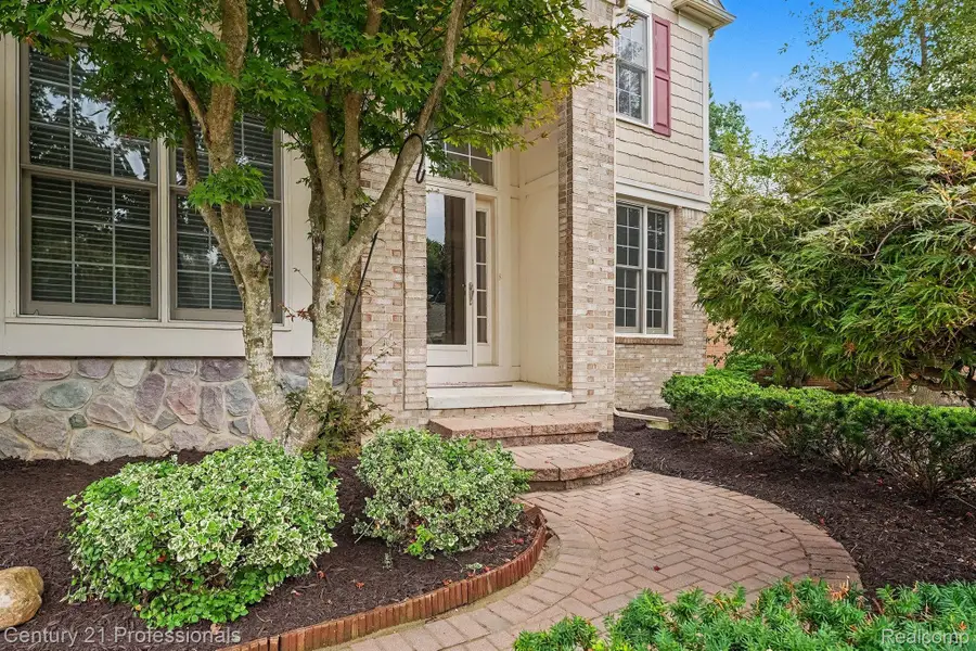 25726 Groveland, Novi, MI 48374 - #3