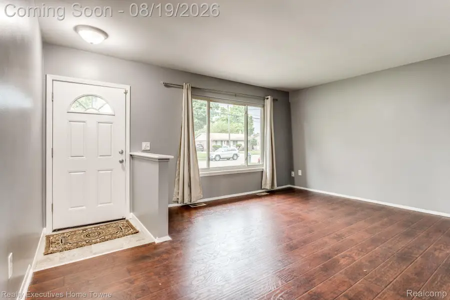 2448 Oakcrest Road, Sterling Heights, MI 48310 - #2