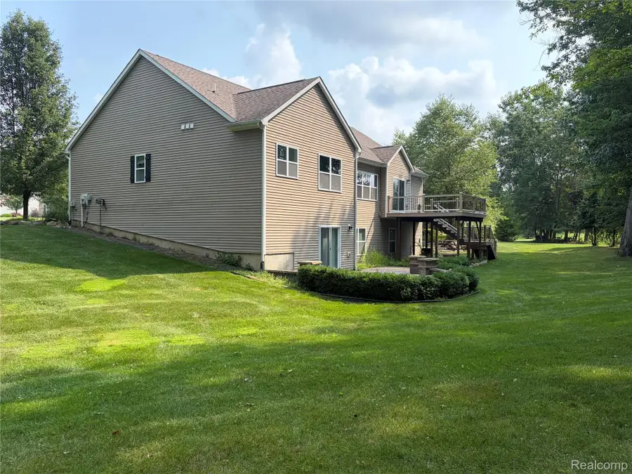 7876 Donegal Court, Fenton, MI 48430 - #2