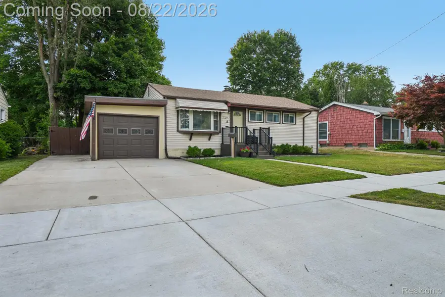 729 Woodbine Drive, Fenton, MI 48430 - #2