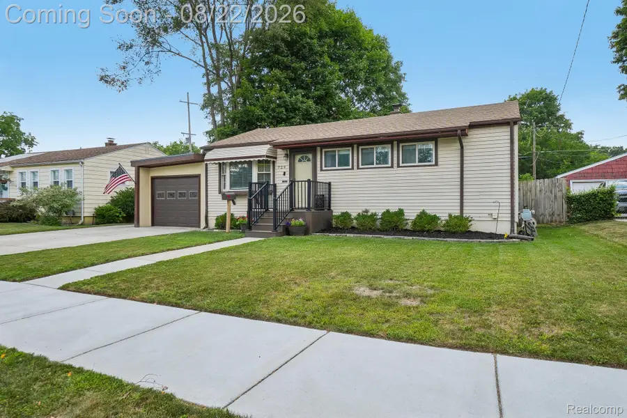 729 Woodbine Drive, Fenton, MI 48430 - #3