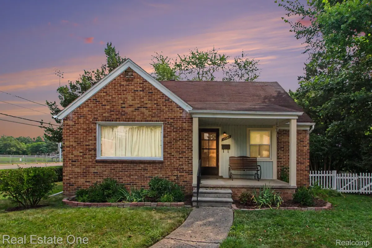 15982 Macarthur Street E, Redford, MI 48239 - #1