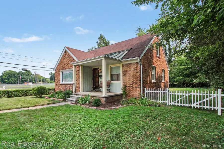 15982 Macarthur Street E, Redford, MI 48239 - #3