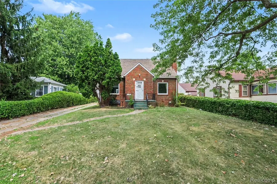 1129 E Bristol Road, Burton, MI 48529 - #2
