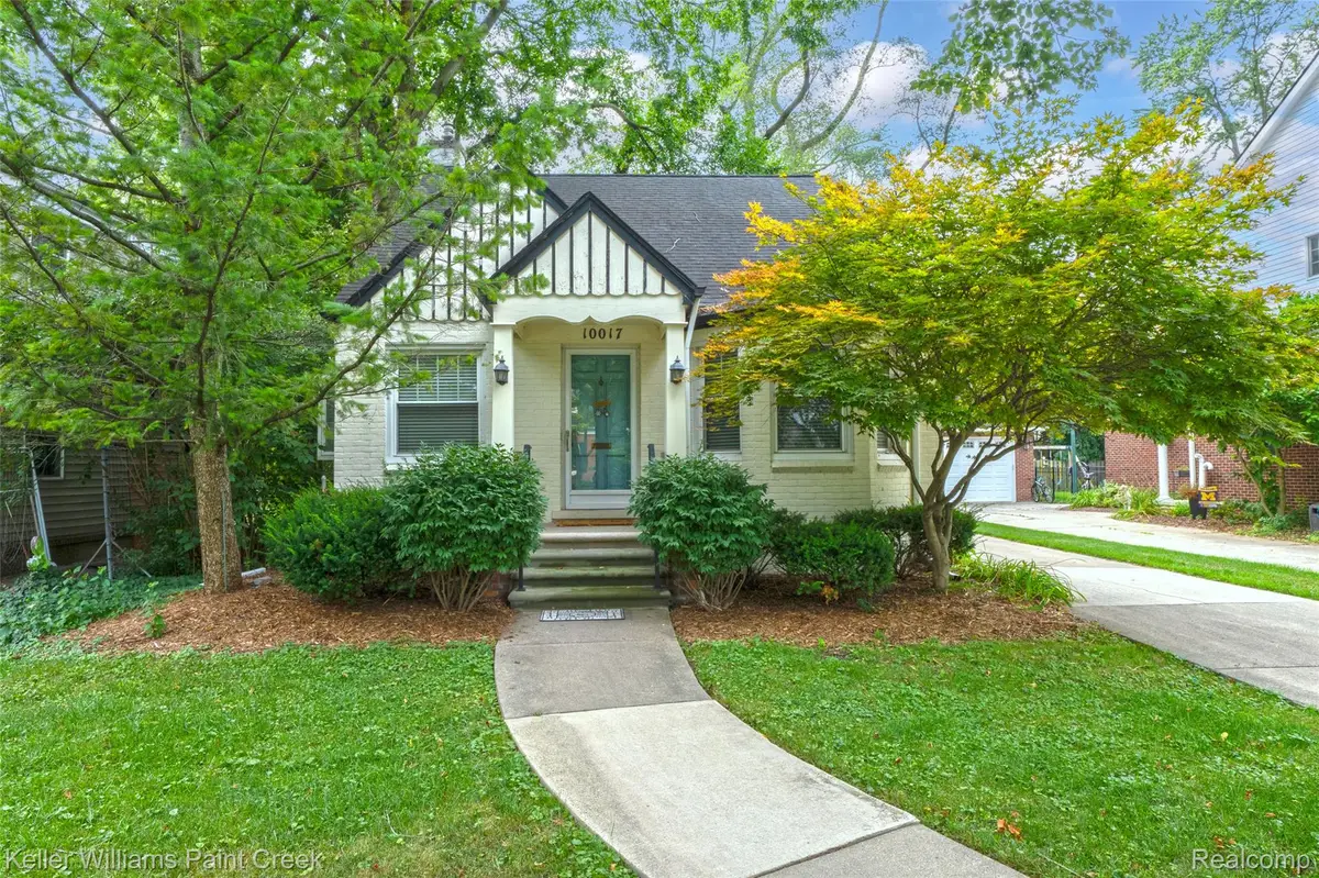 10017 Hart Avenue, Huntington Woods, MI 48070 - #1