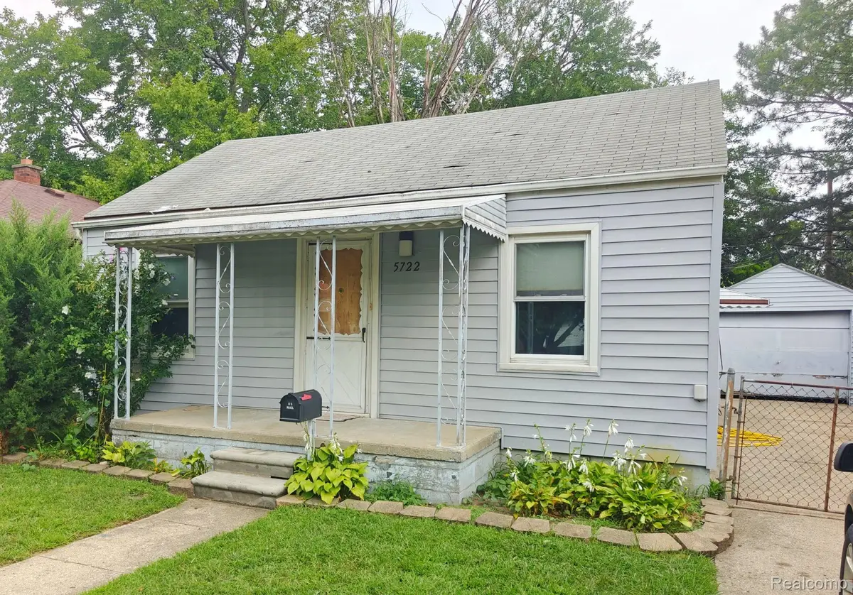 5722 N Silvery Lane, Dearborn Heights, MI 48127 - #1