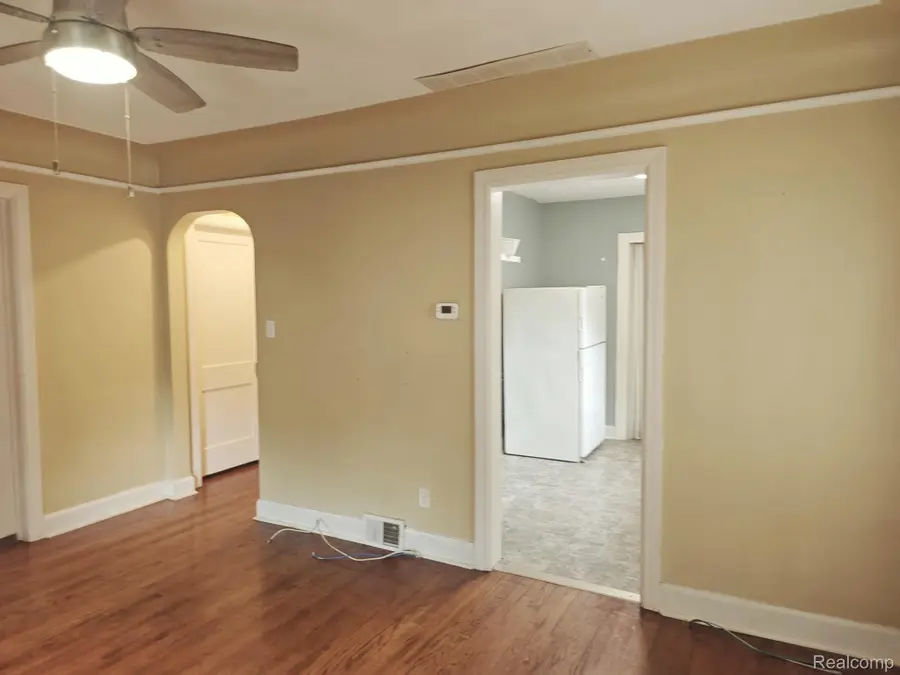 5722 N Silvery Lane, Dearborn Heights, MI 48127 - #2
