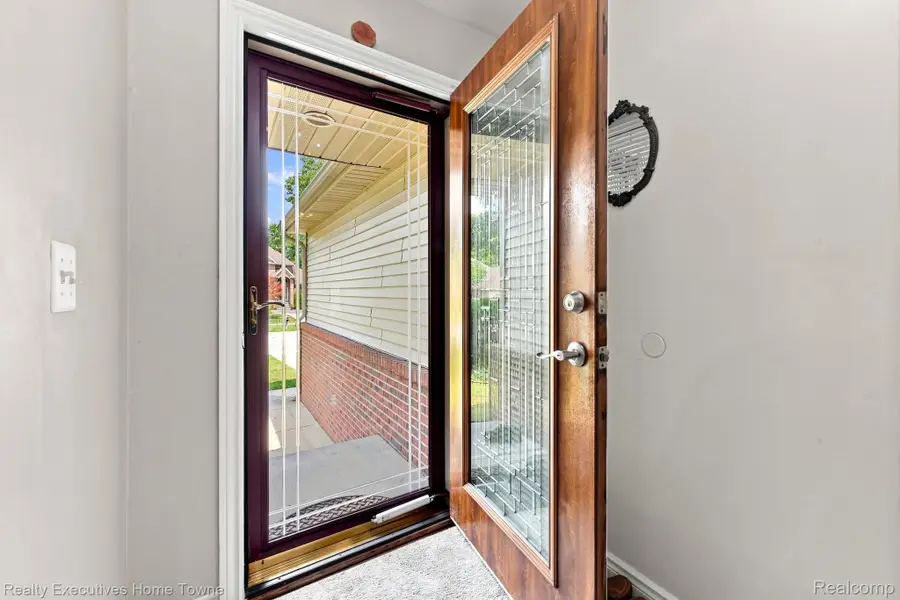 3799 Arlington Avenue, Fort Gratiot, MI 48059 - #3
